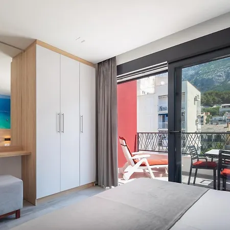 Villa Loriana Apartments Makarska Exterior photo