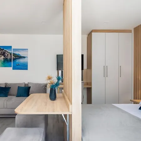 Villa Loriana Apartments Makarska Exterior photo