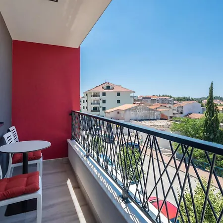 Villa Loriana Apartments Makarska Exterior photo